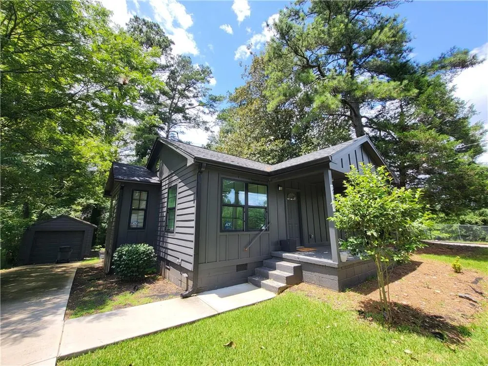 2107 Pinehurst Drive East Point, GA 30344