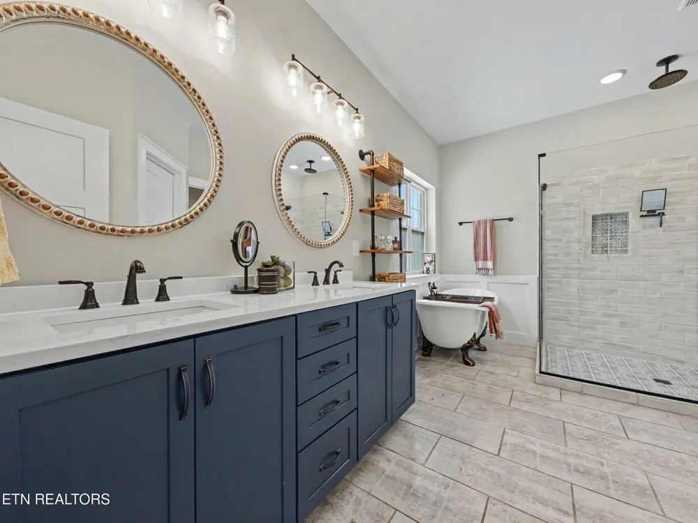 3806 Admirality Lane Knoxville, TN 37920