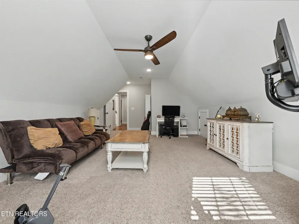 3806 Admirality Lane Knoxville, TN 37920