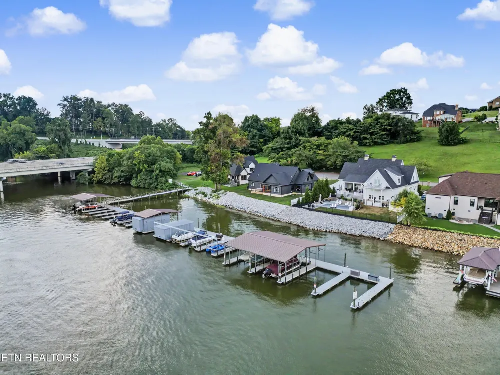 3806 Admirality Lane Knoxville, TN 37920