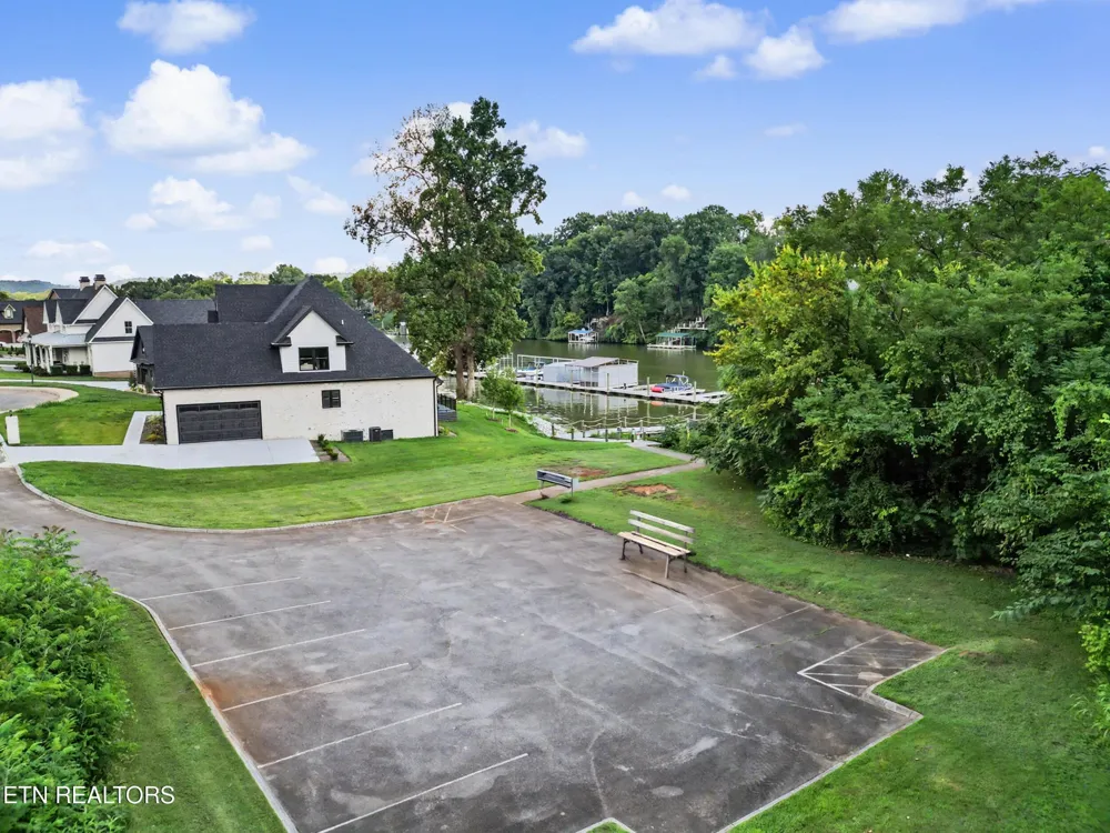 3806 Admirality Lane Knoxville, TN 37920