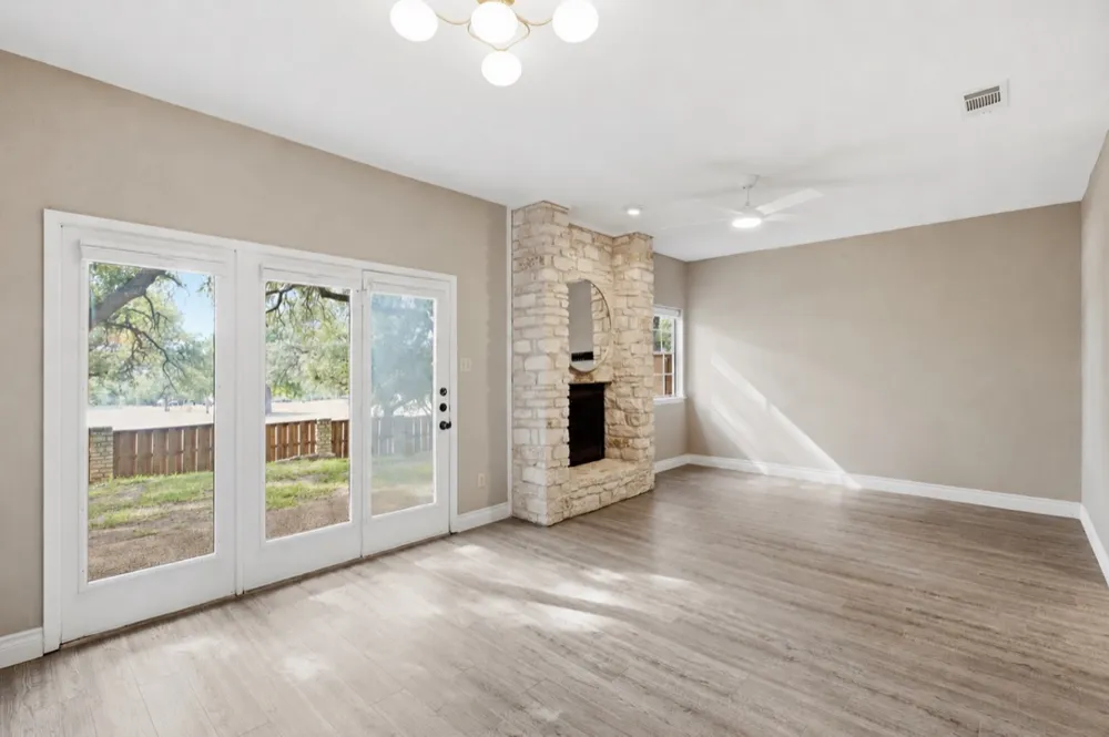 2201 Lakeway Boulevard #25 Lakeway, TX 78734