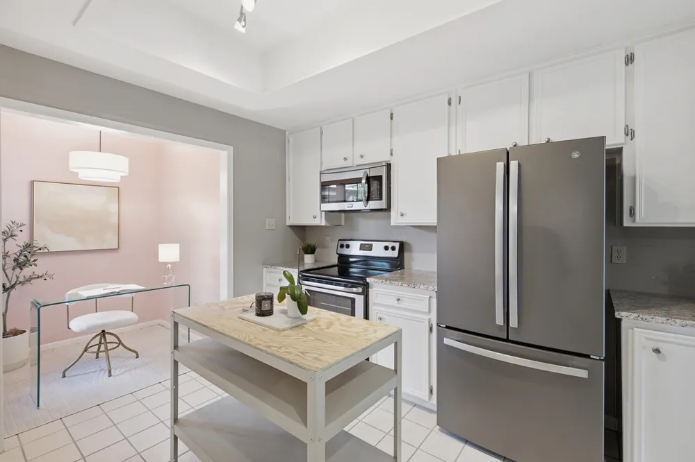 2201 Lakeway Boulevard #25 Lakeway, TX 78734