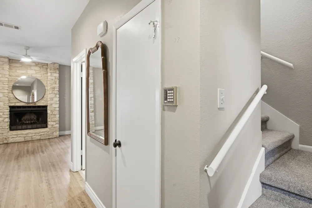 2201 Lakeway Boulevard #25 Lakeway, TX 78734