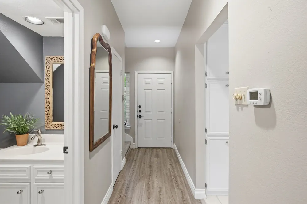 2201 Lakeway Boulevard #25 Lakeway, TX 78734