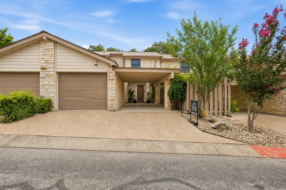 2201 Lakeway Boulevard #25 Lakeway, TX 78734