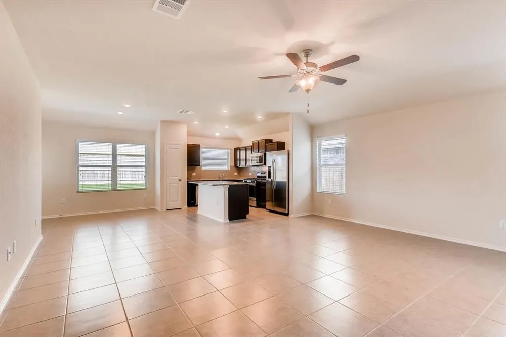 121 Andesite Trail Buda, TX 78610