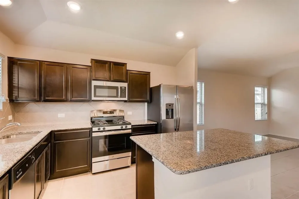 121 Andesite Trail Buda, TX 78610