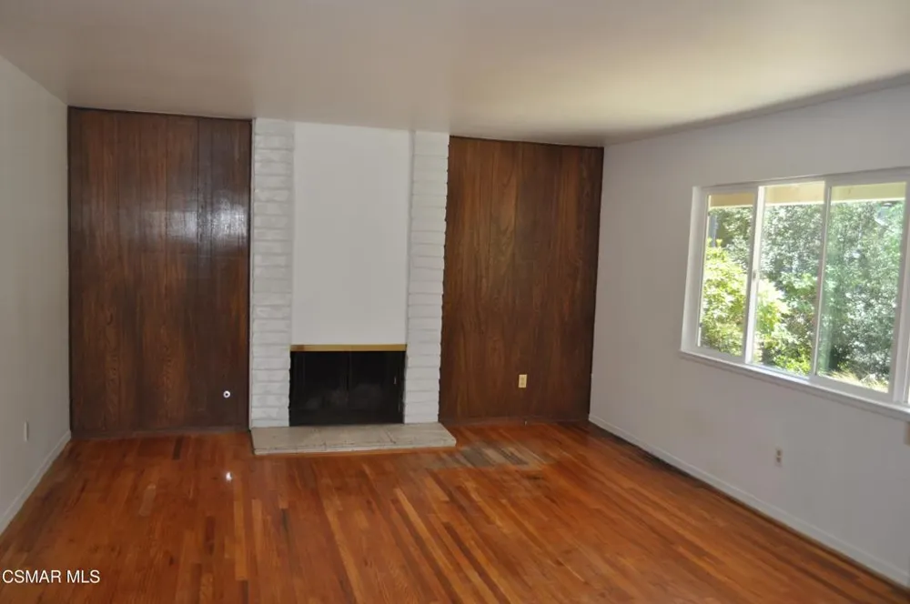 398 Hillrose Court Newbury Park, CA 91320