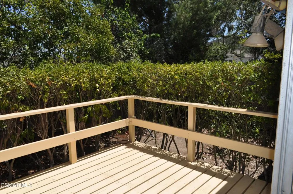 398 Hillrose Court Newbury Park, CA 91320