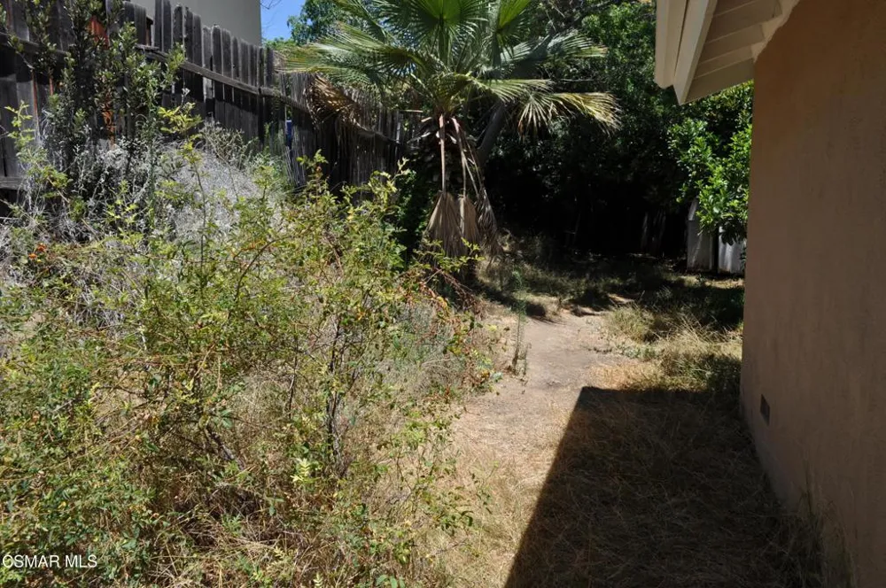 398 Hillrose Court Newbury Park, CA 91320
