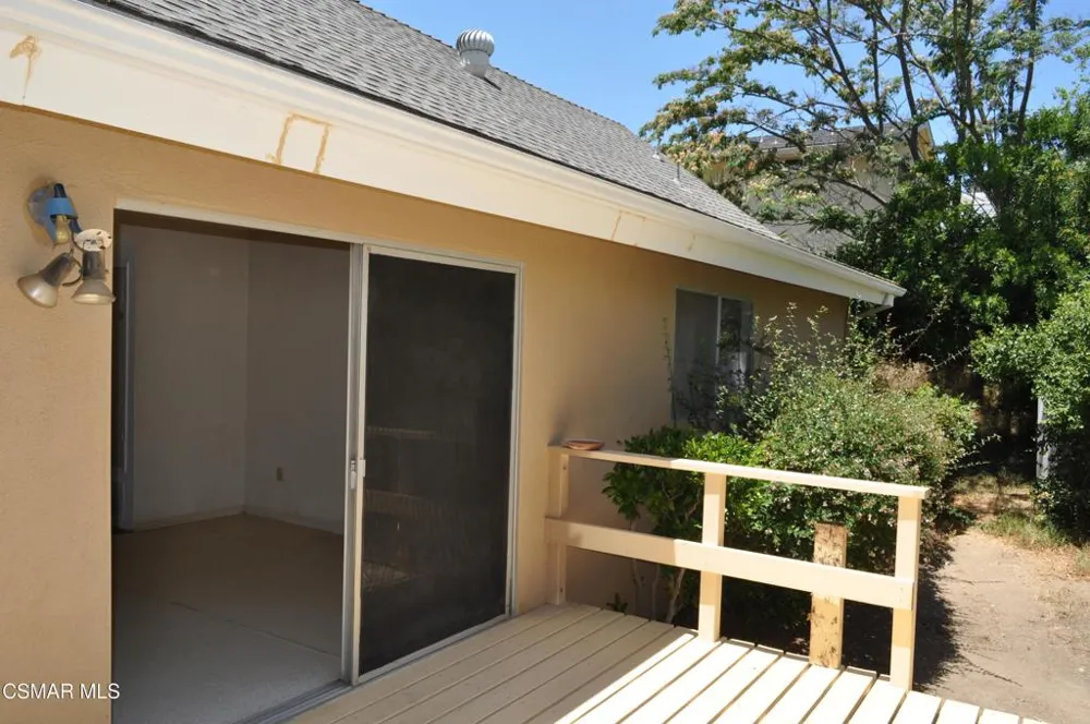 398 Hillrose Court Newbury Park, CA 91320