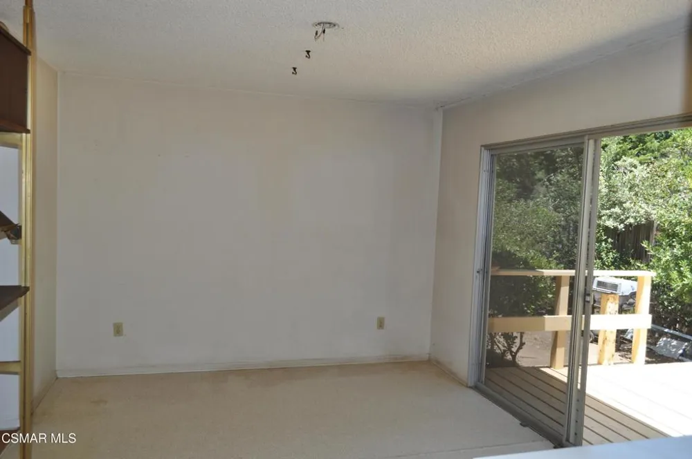 398 Hillrose Court Newbury Park, CA 91320