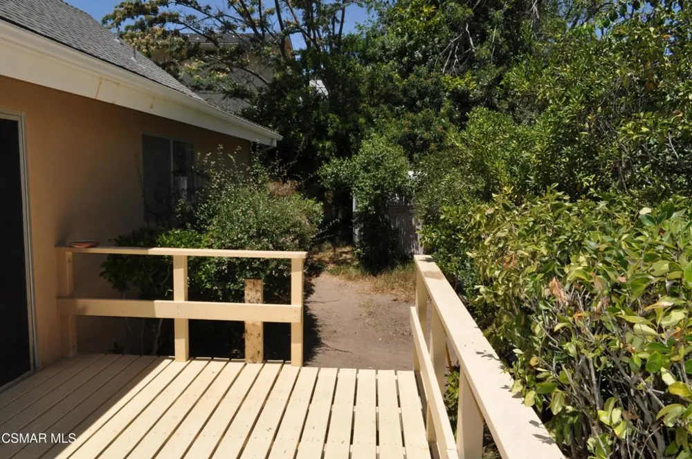 398 Hillrose Court Newbury Park, CA 91320