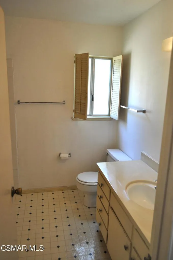 398 Hillrose Court Newbury Park, CA 91320