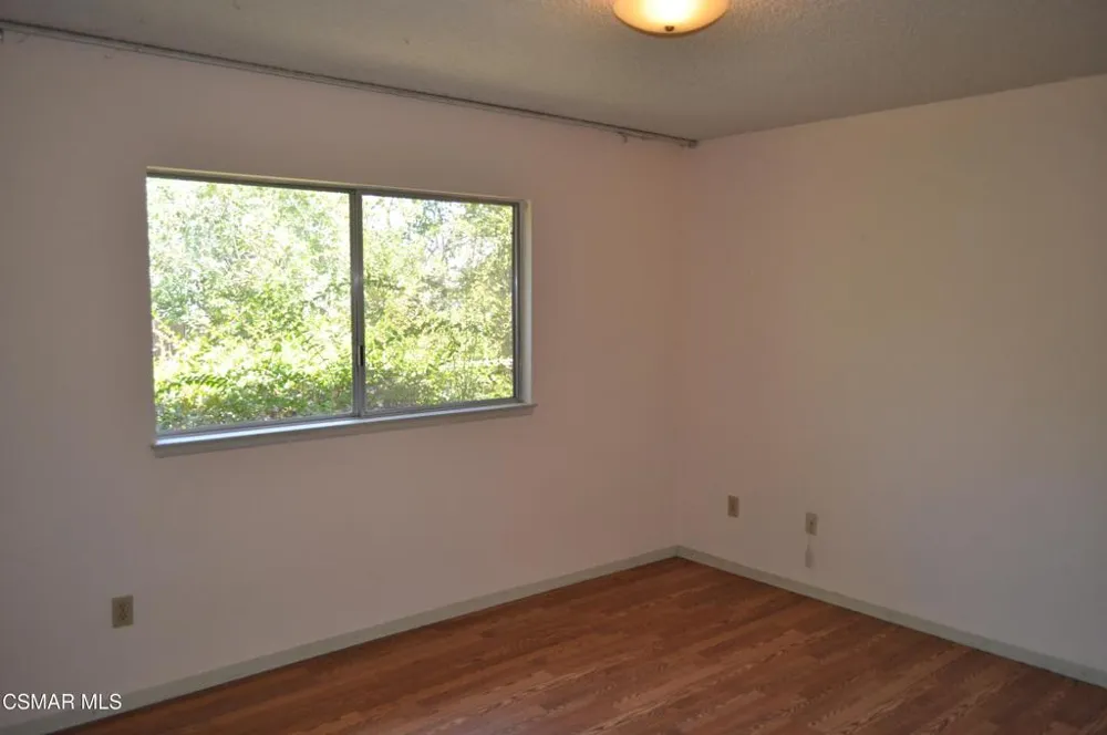 398 Hillrose Court Newbury Park, CA 91320