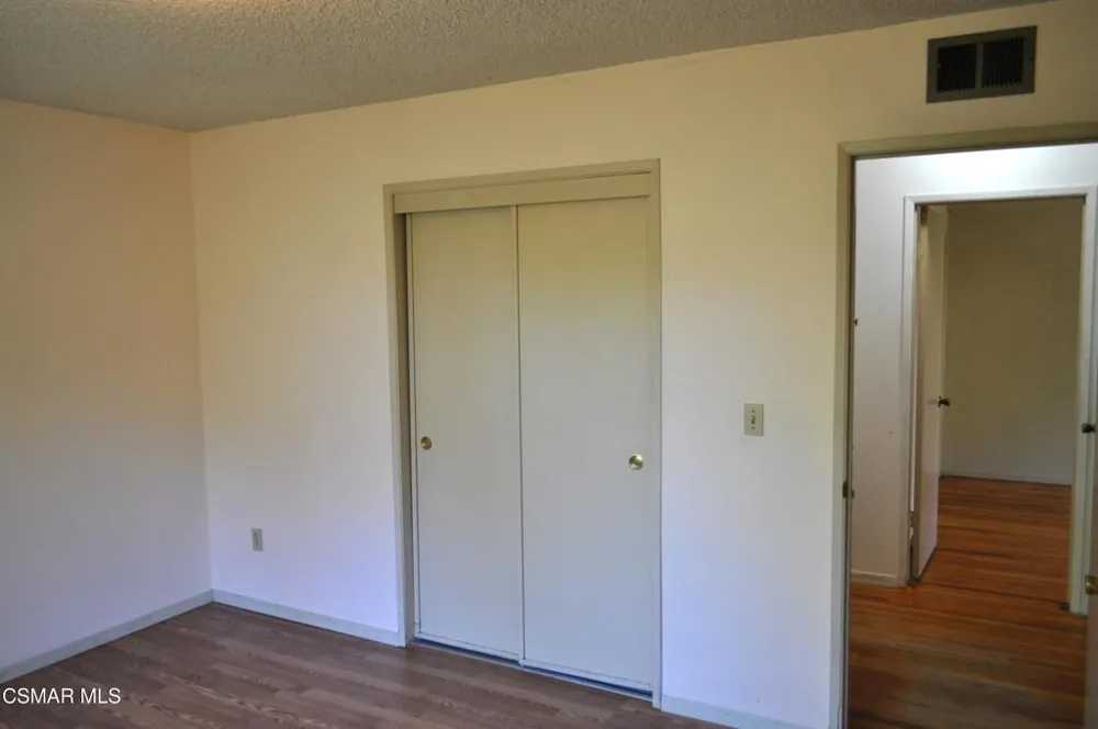 398 Hillrose Court Newbury Park, CA 91320