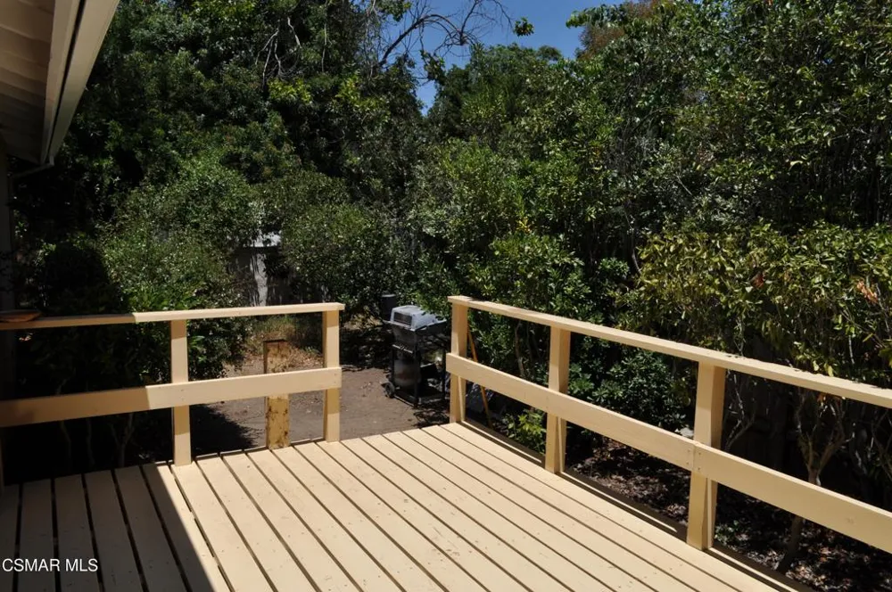 398 Hillrose Court Newbury Park, CA 91320