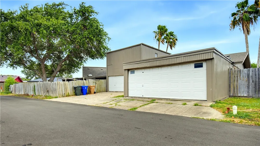 5053 Middlecoff Circle Corpus Christi, TX 78413