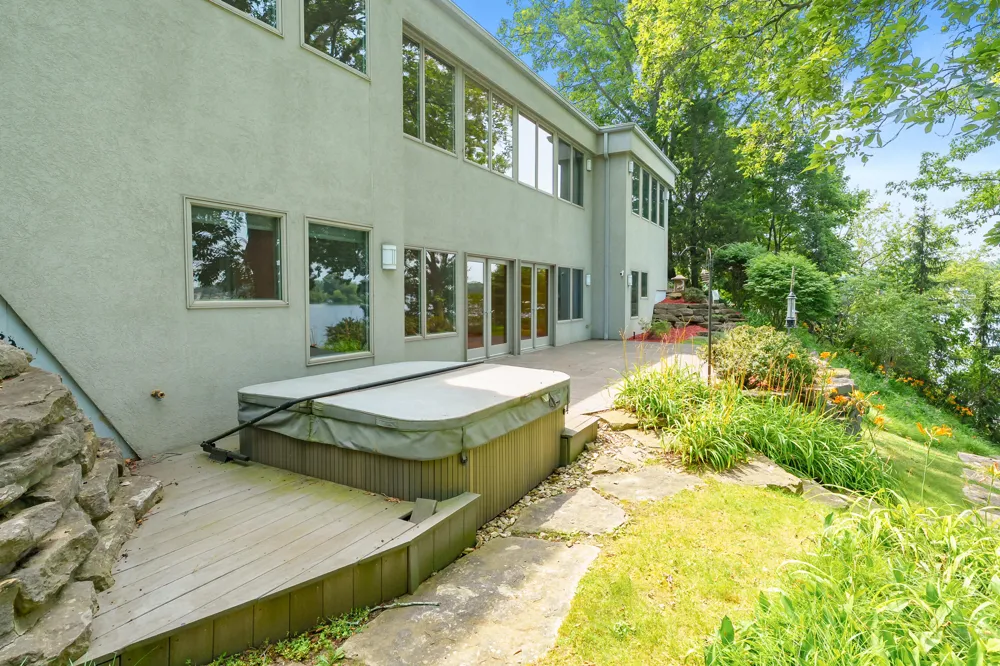 20 Hiawatha Drive Battle Creek, MI 49015