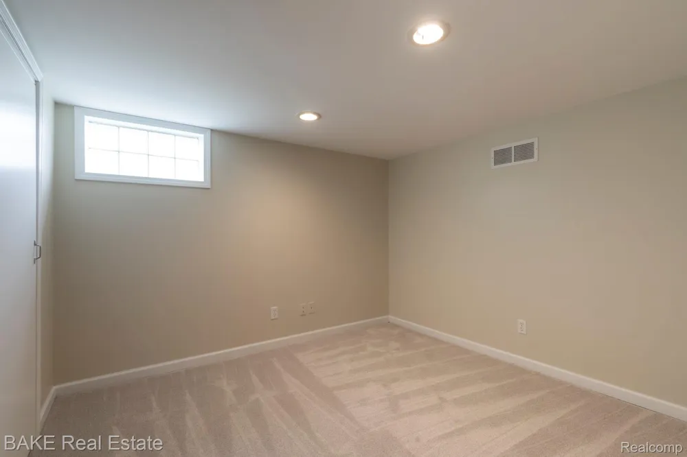 315 Evergreen Street Plymouth City, MI 48170