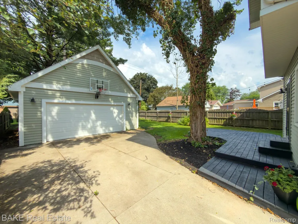 315 Evergreen Street Plymouth City, MI 48170