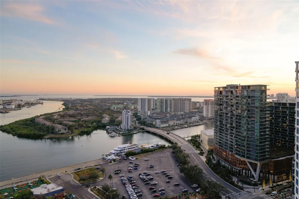 1209 E CUMBERLAND AVENUE #2601 Tampa, FL 33602