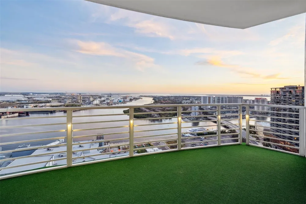 1209 E CUMBERLAND AVENUE #2601 Tampa, FL 33602