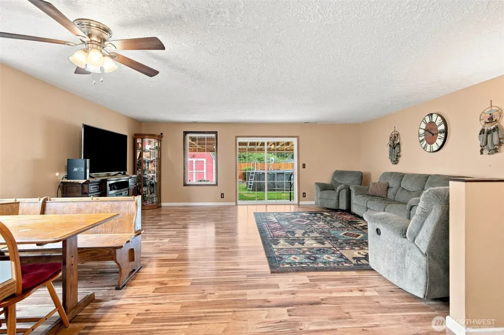 4236 Pennsylvania Longview, WA 98632