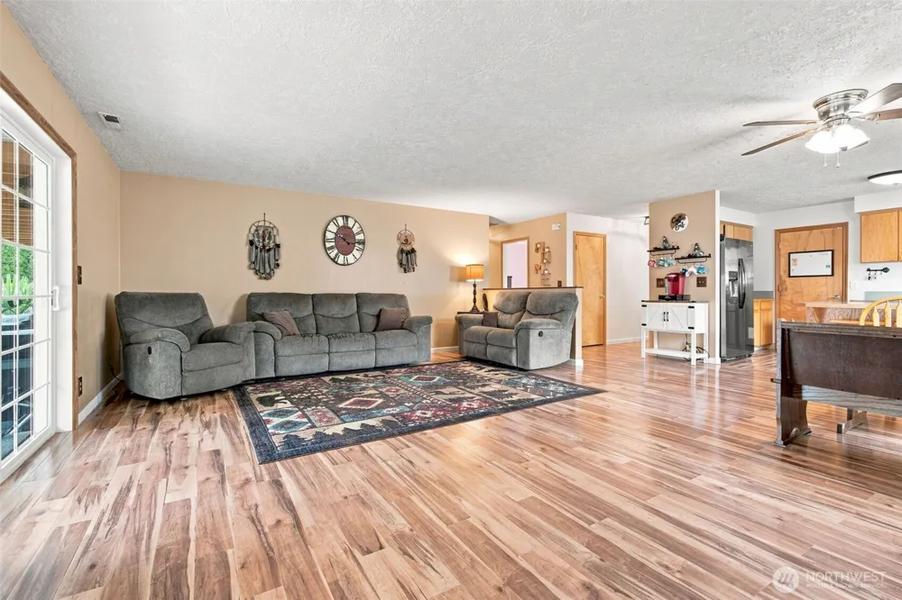4236 Pennsylvania Longview, WA 98632