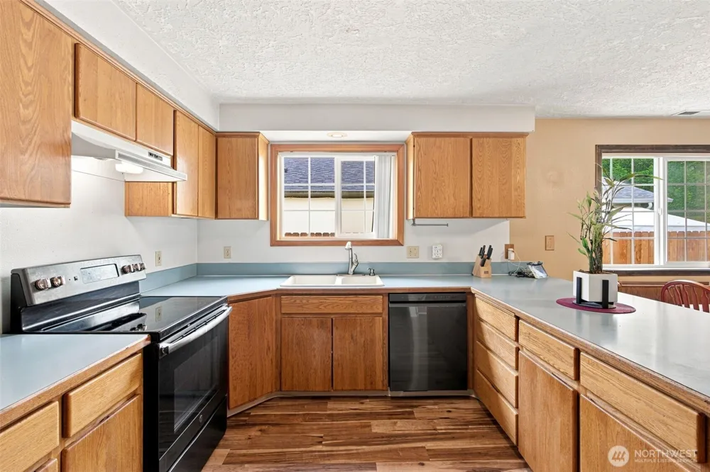 4236 Pennsylvania Longview, WA 98632