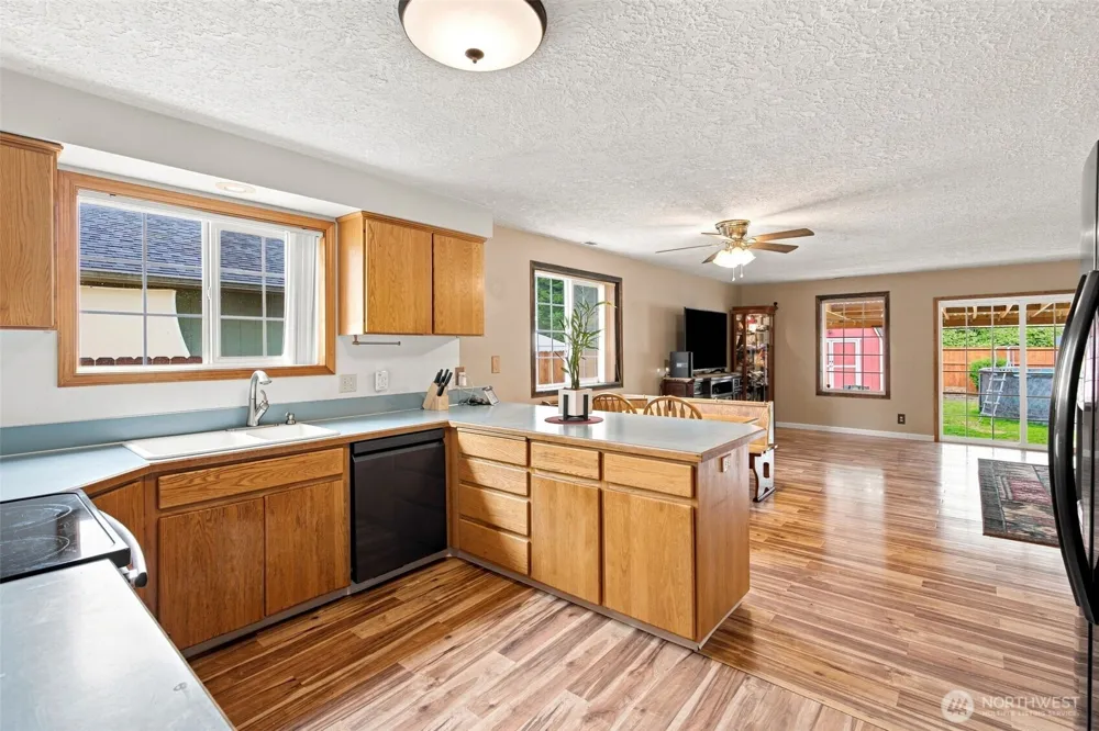 4236 Pennsylvania Longview, WA 98632