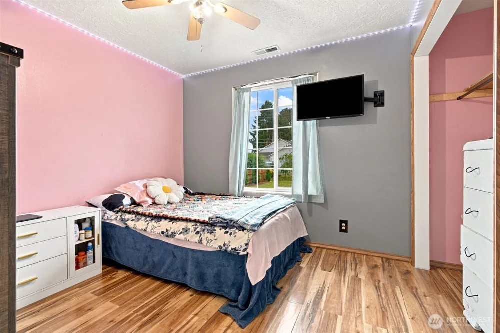 4236 Pennsylvania Longview, WA 98632