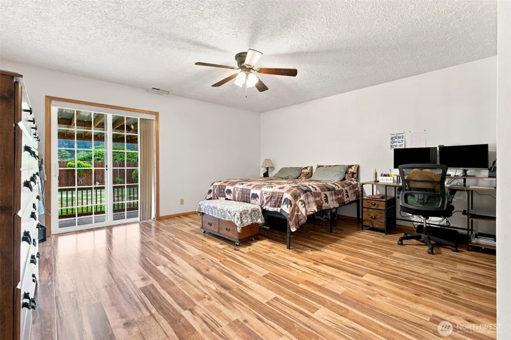 4236 Pennsylvania Longview, WA 98632