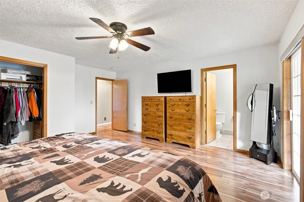 4236 Pennsylvania Longview, WA 98632