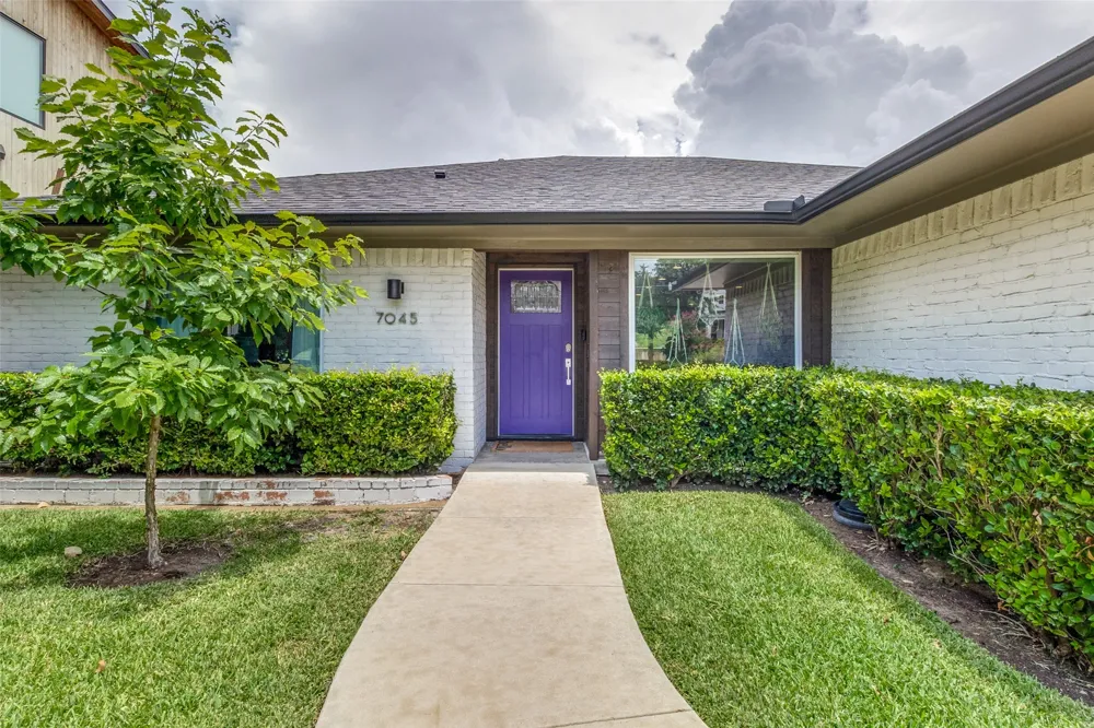7045 Gaston Parkway Dallas, TX 75214