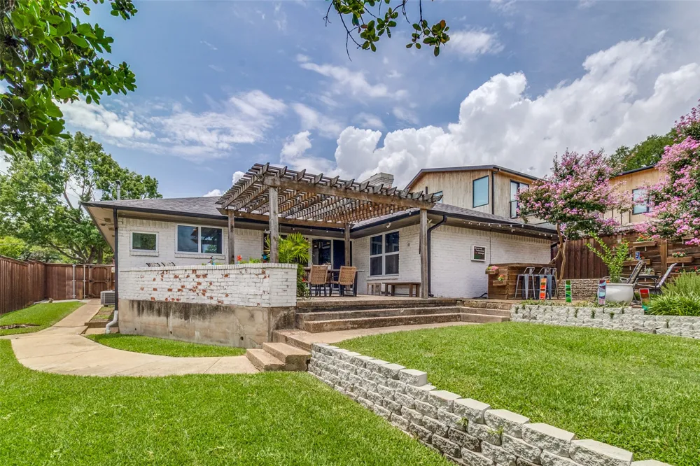 7045 Gaston Parkway Dallas, TX 75214