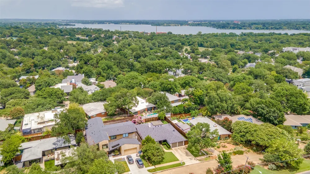 7045 Gaston Parkway Dallas, TX 75214