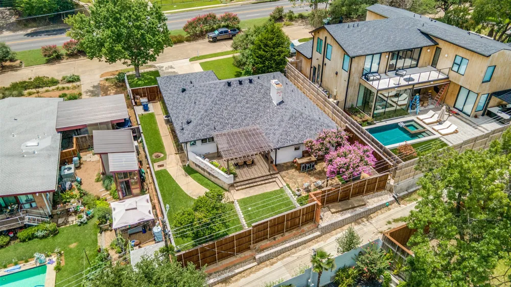 7045 Gaston Parkway Dallas, TX 75214