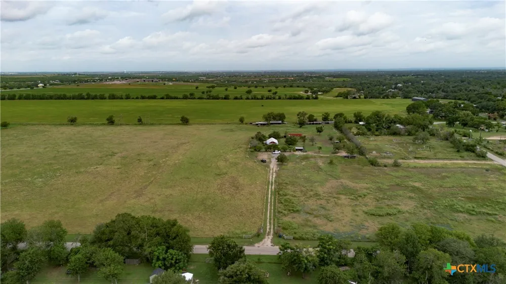 402 Happy Haven Road McQueeney, TX 78123