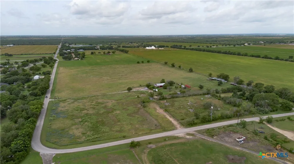 402 Happy Haven Road McQueeney, TX 78123