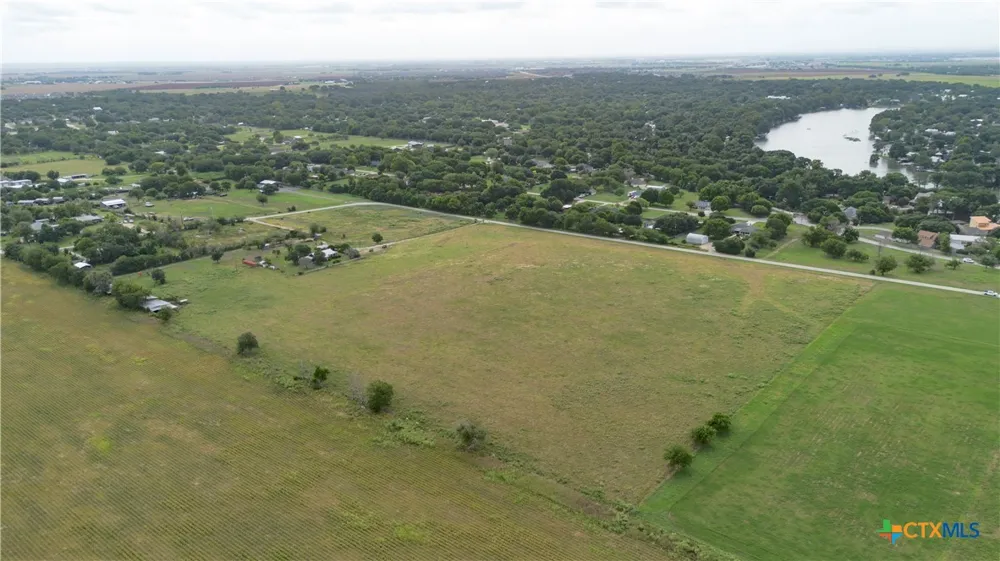 402 Happy Haven Road McQueeney, TX 78123