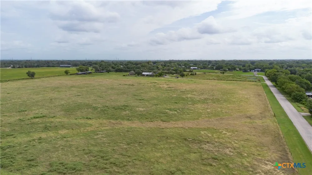 402 Happy Haven Road McQueeney, TX 78123