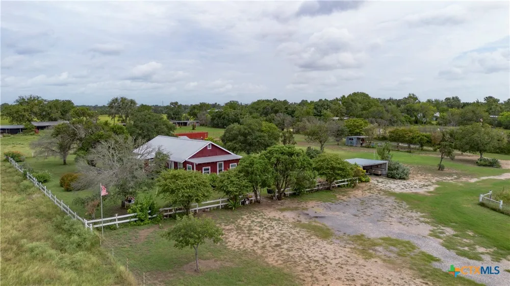 402 Happy Haven Road McQueeney, TX 78123