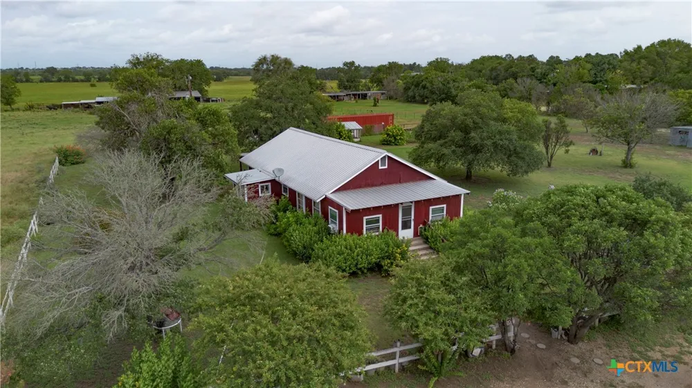 402 Happy Haven Road McQueeney, TX 78123