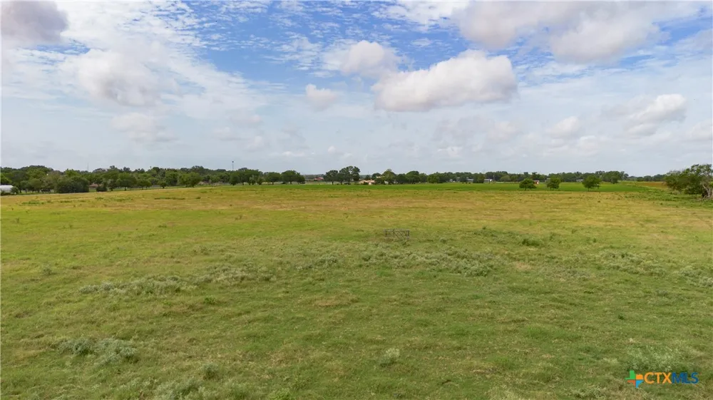 402 Happy Haven Road McQueeney, TX 78123
