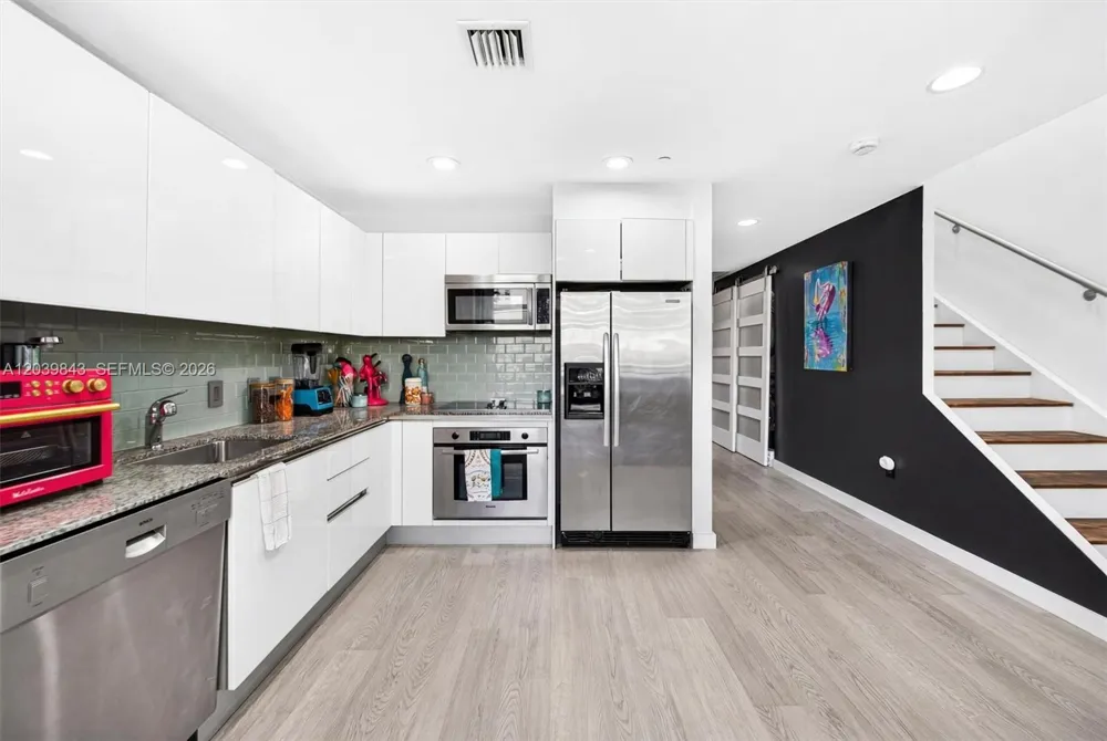 1050 Brickell Ave #420 Miami, FL 33131