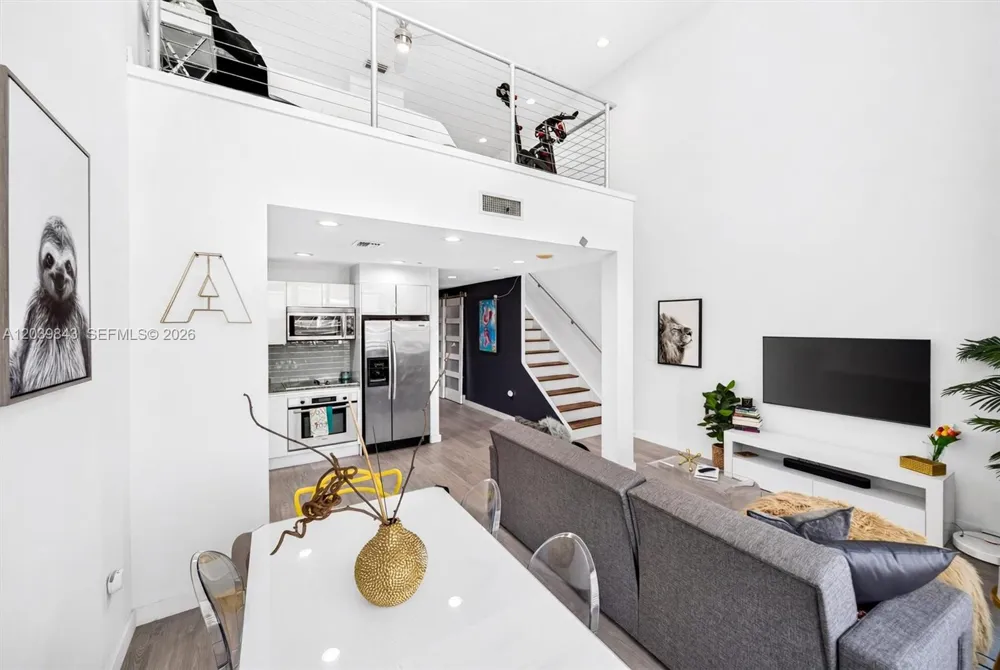 1050 Brickell Ave #420 Miami, FL 33131