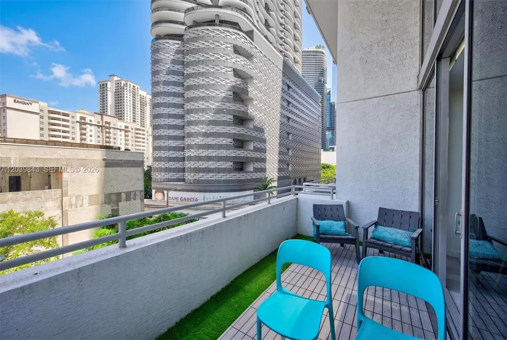 1050 Brickell Ave #420 Miami, FL 33131