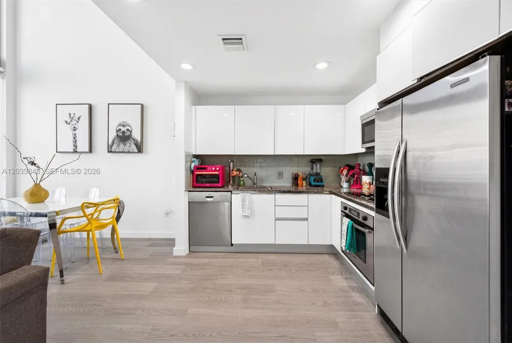 1050 Brickell Ave #420 Miami, FL 33131